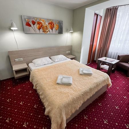 Apartments Deluxe Ivano-Frankivsk Ngoại thất bức ảnh