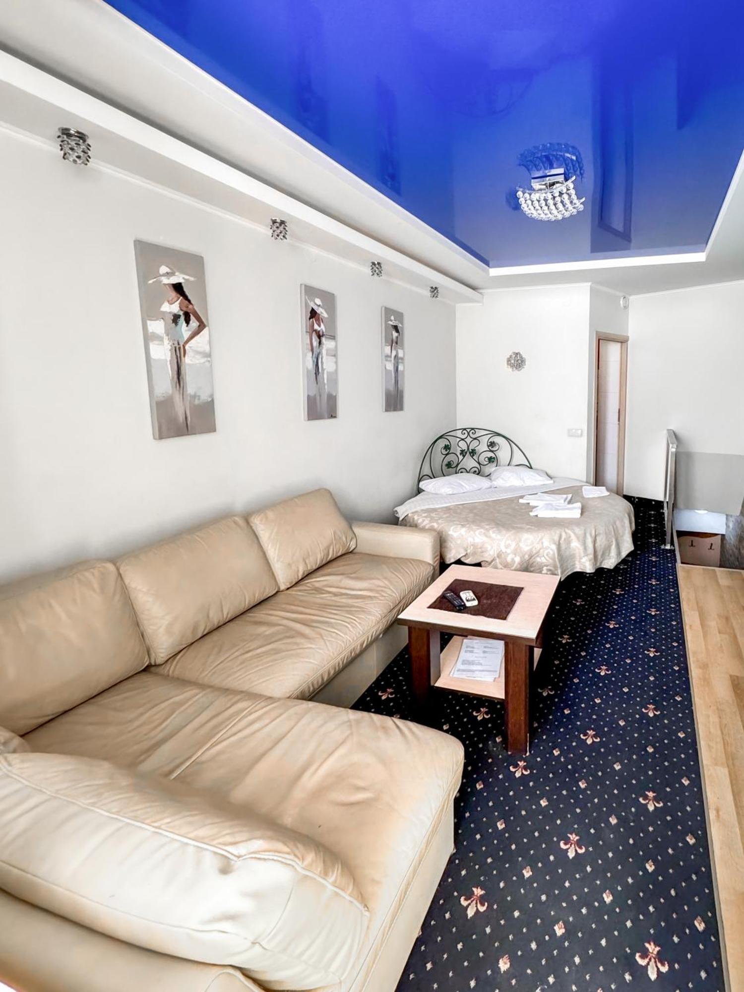 Apartments Deluxe Ivano-Frankivsk Ngoại thất bức ảnh