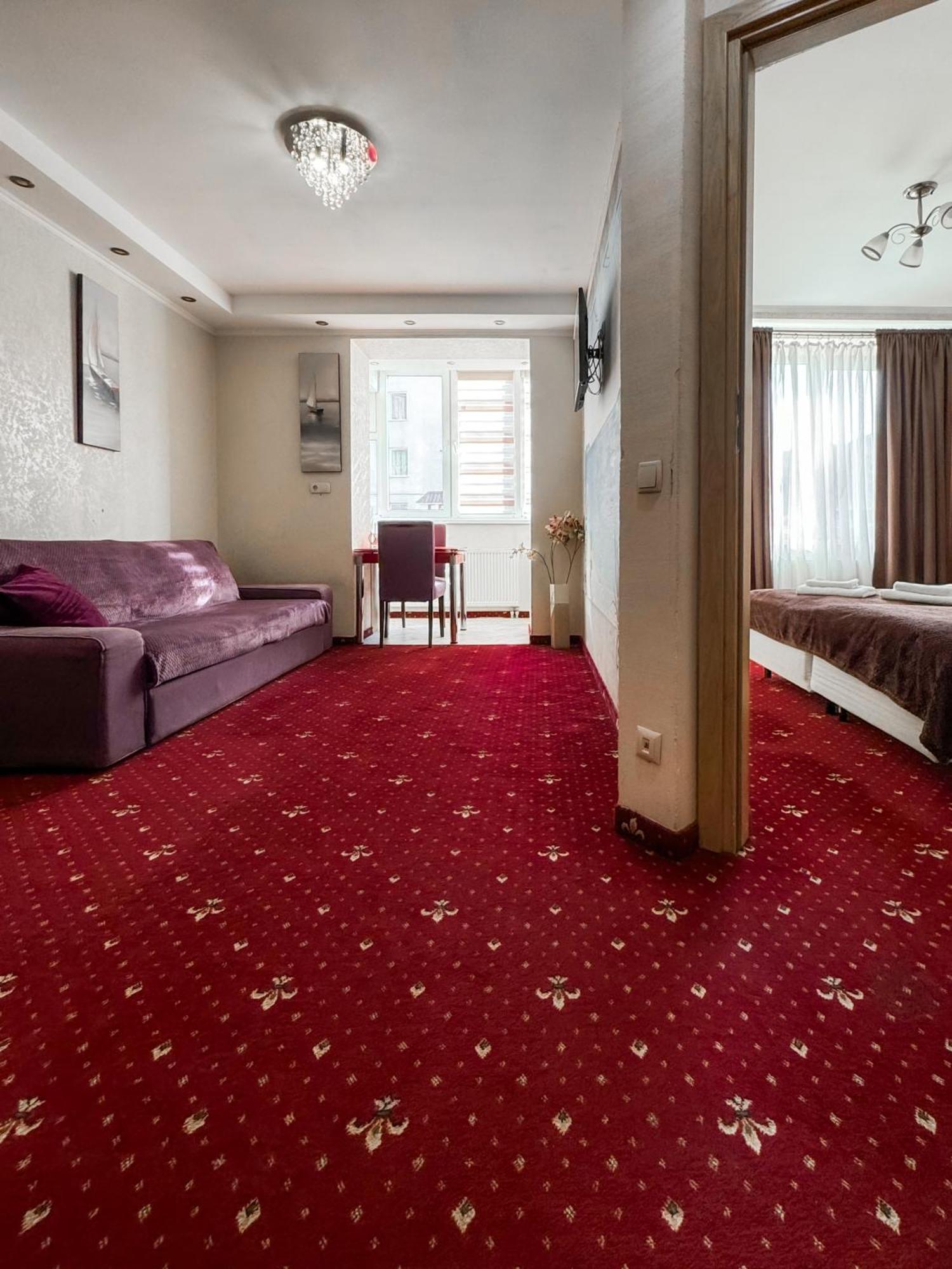 Apartments Deluxe Ivano-Frankivsk Ngoại thất bức ảnh