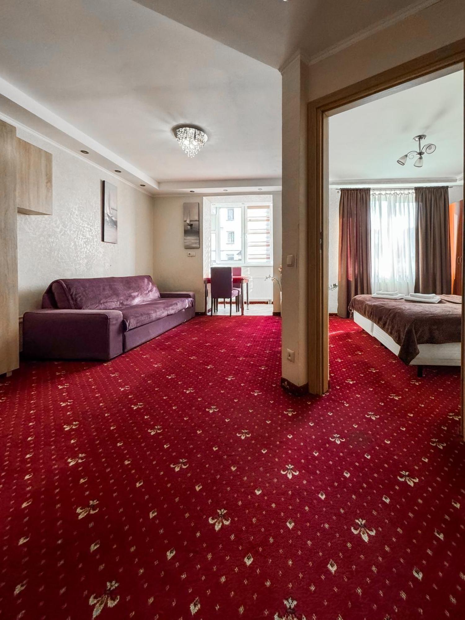 Apartments Deluxe Ivano-Frankivsk Ngoại thất bức ảnh