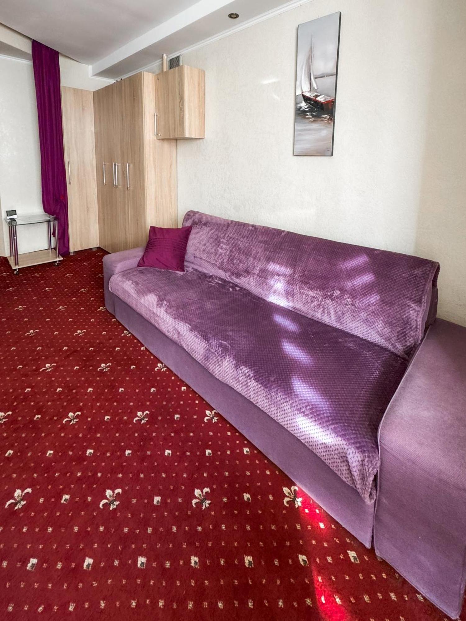 Apartments Deluxe Ivano-Frankivsk Ngoại thất bức ảnh