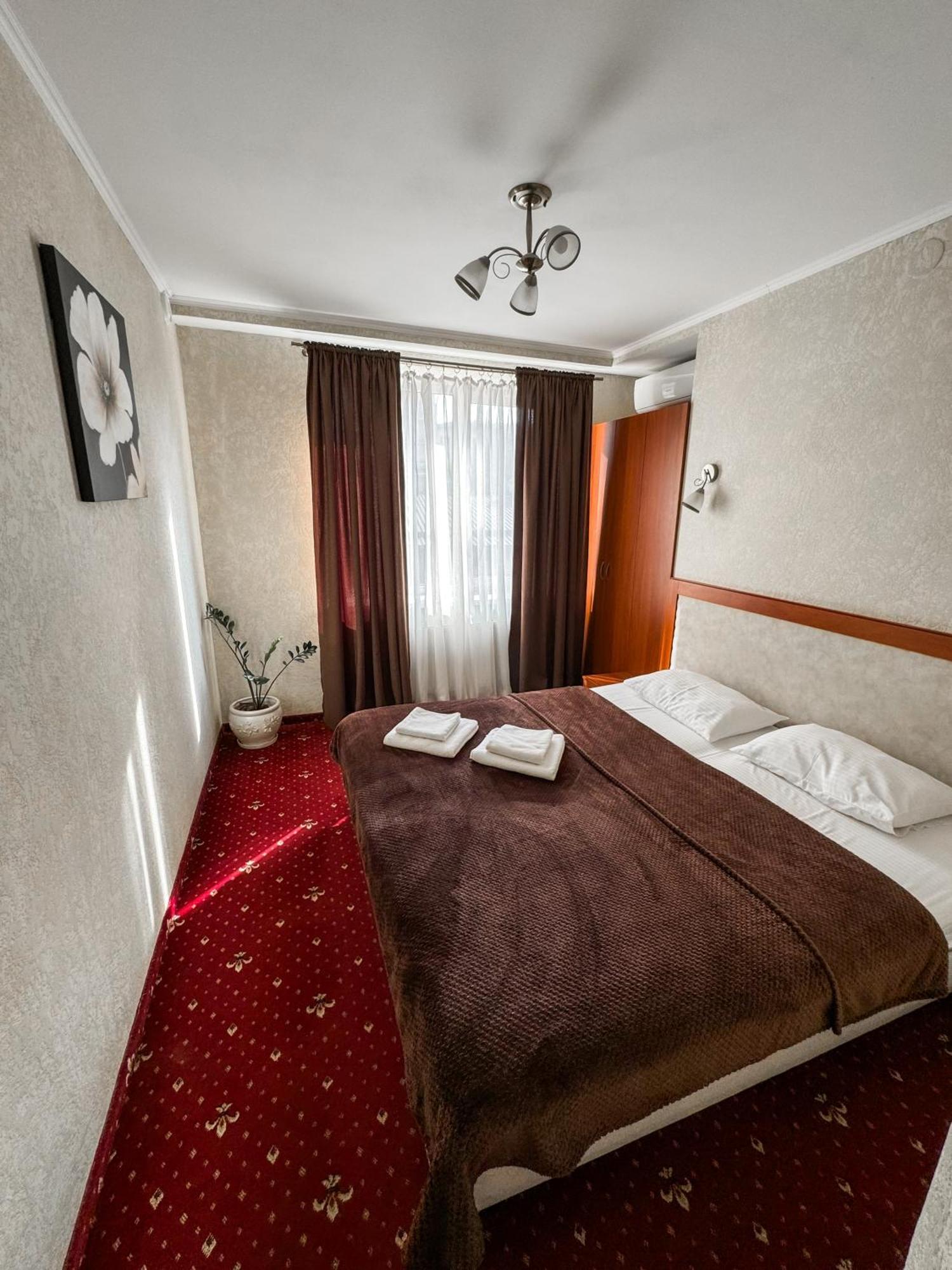Apartments Deluxe Ivano-Frankivsk Ngoại thất bức ảnh