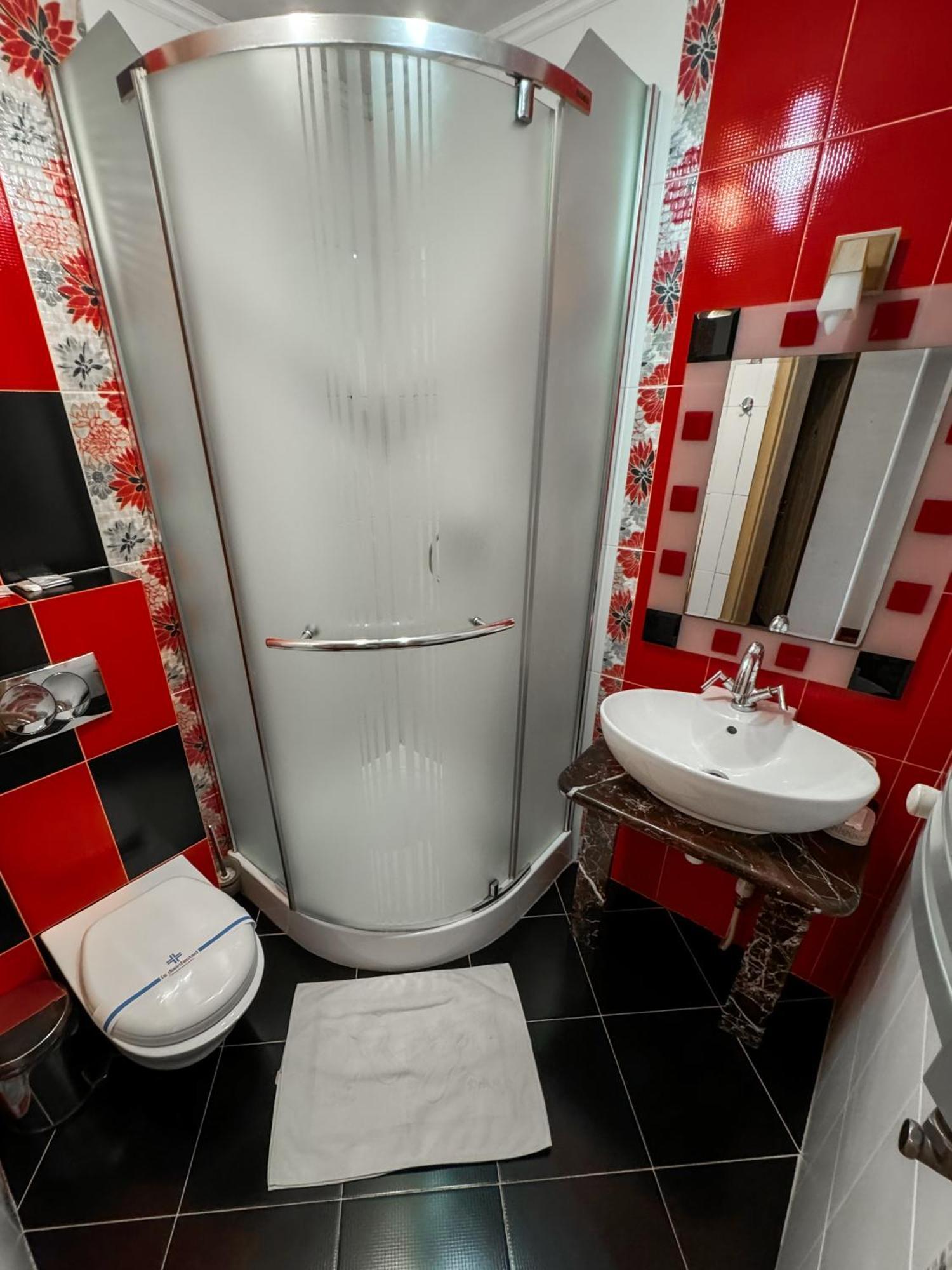 Apartments Deluxe Ivano-Frankivsk Ngoại thất bức ảnh