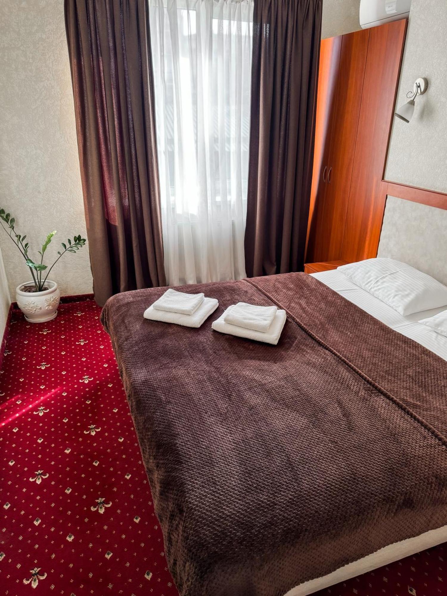 Apartments Deluxe Ivano-Frankivsk Ngoại thất bức ảnh