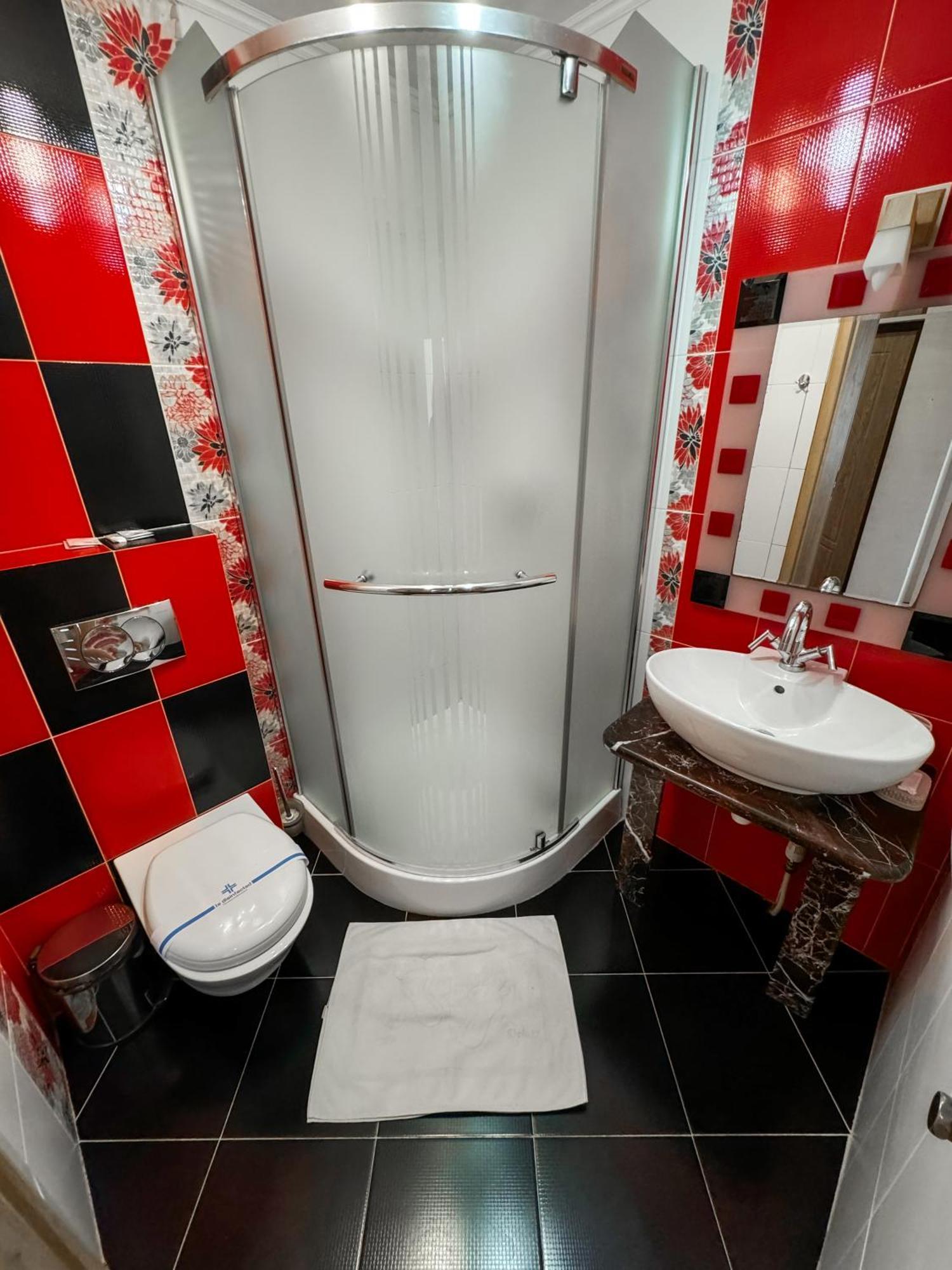 Apartments Deluxe Ivano-Frankivsk Ngoại thất bức ảnh