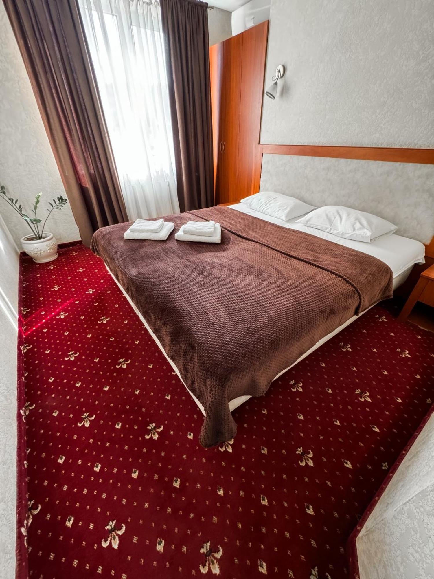 Apartments Deluxe Ivano-Frankivsk Ngoại thất bức ảnh