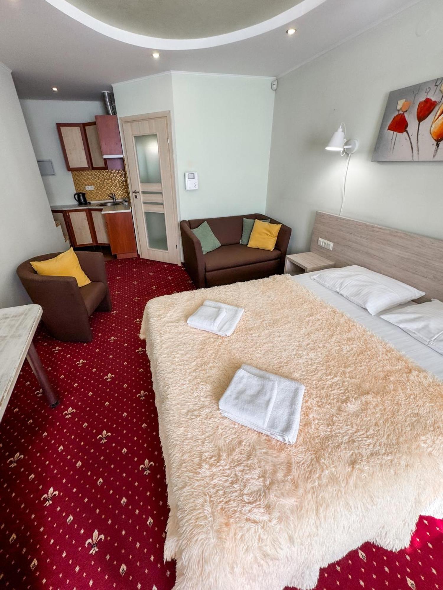 Apartments Deluxe Ivano-Frankivsk Ngoại thất bức ảnh