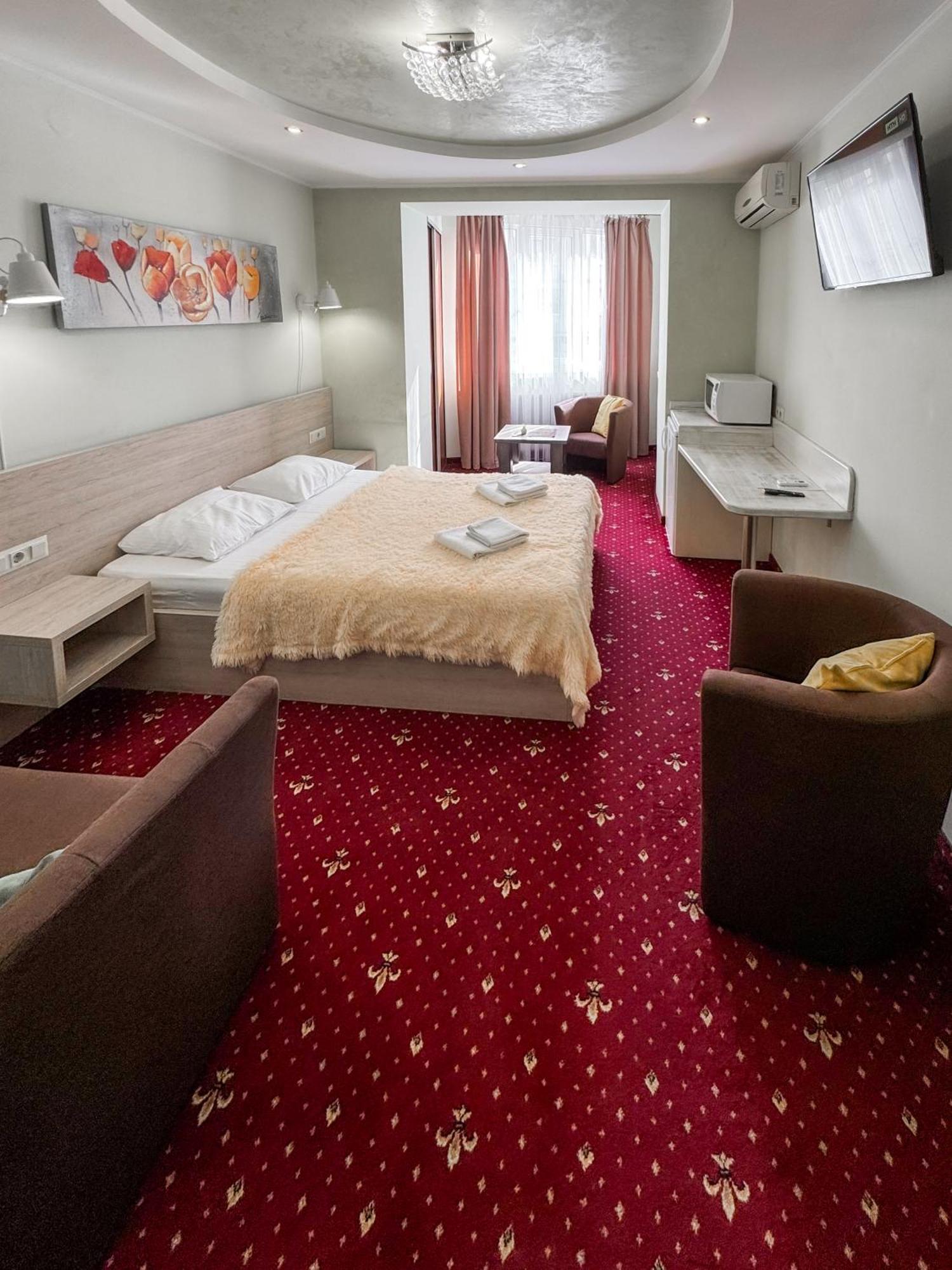 Apartments Deluxe Ivano-Frankivsk Ngoại thất bức ảnh