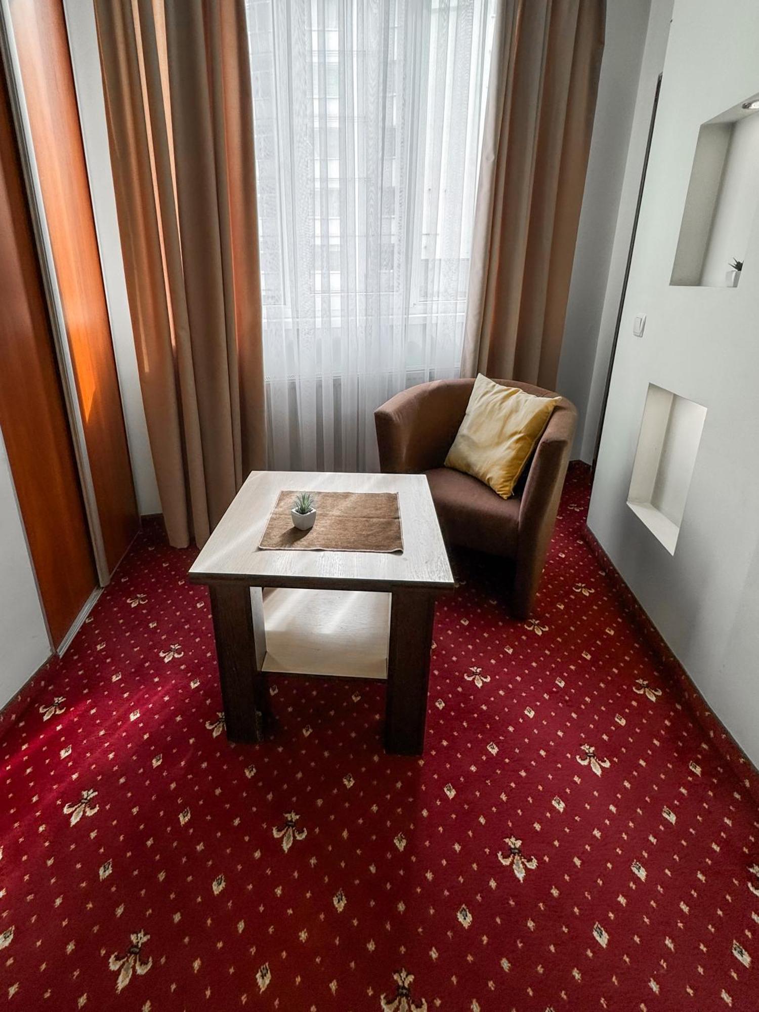 Apartments Deluxe Ivano-Frankivsk Ngoại thất bức ảnh