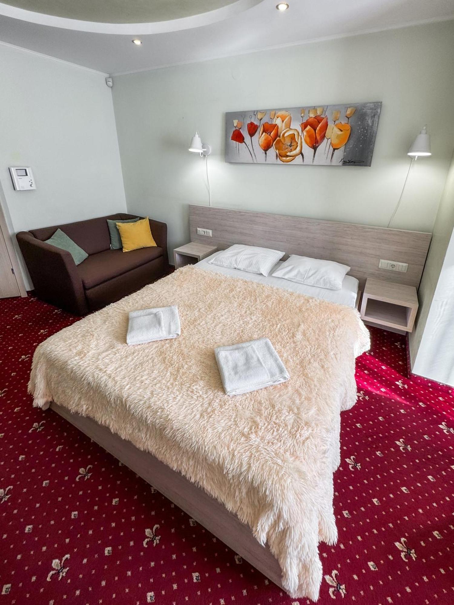 Apartments Deluxe Ivano-Frankivsk Ngoại thất bức ảnh