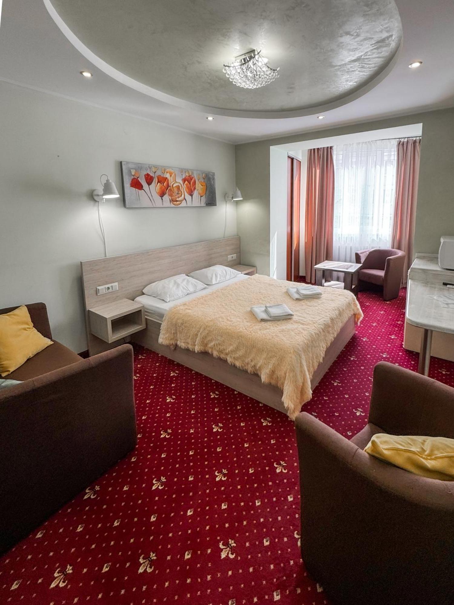 Apartments Deluxe Ivano-Frankivsk Ngoại thất bức ảnh