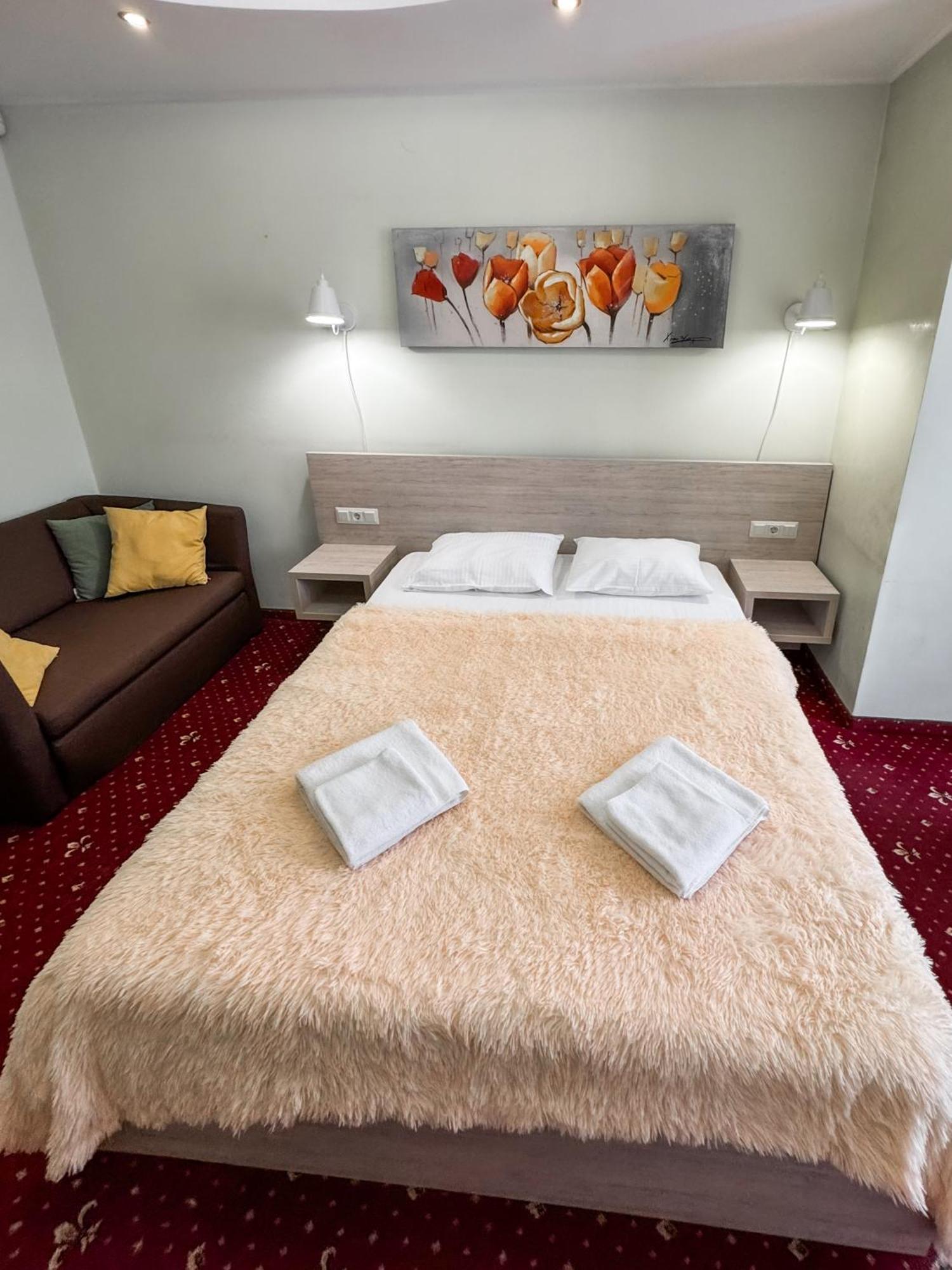 Apartments Deluxe Ivano-Frankivsk Ngoại thất bức ảnh