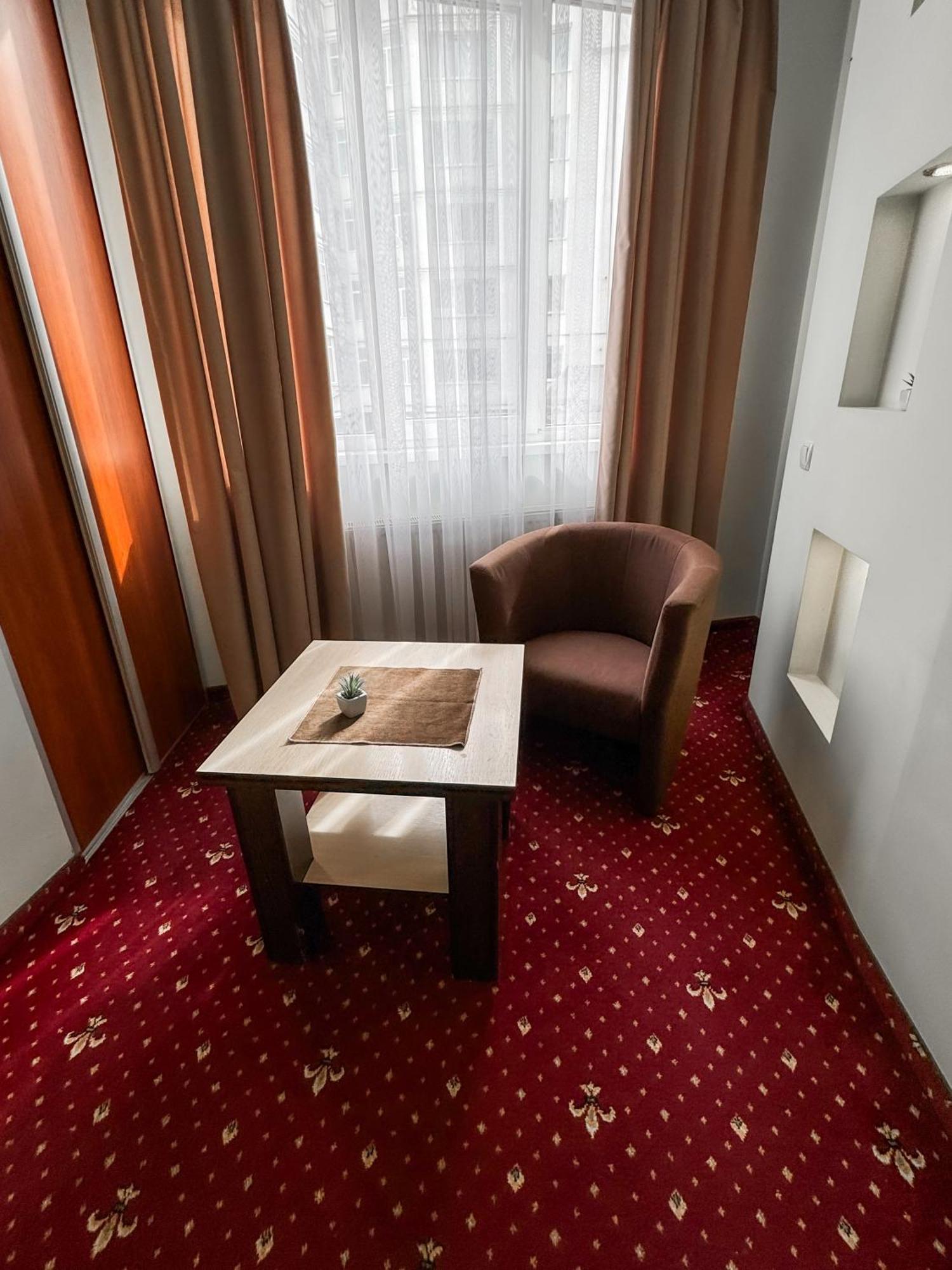 Apartments Deluxe Ivano-Frankivsk Ngoại thất bức ảnh