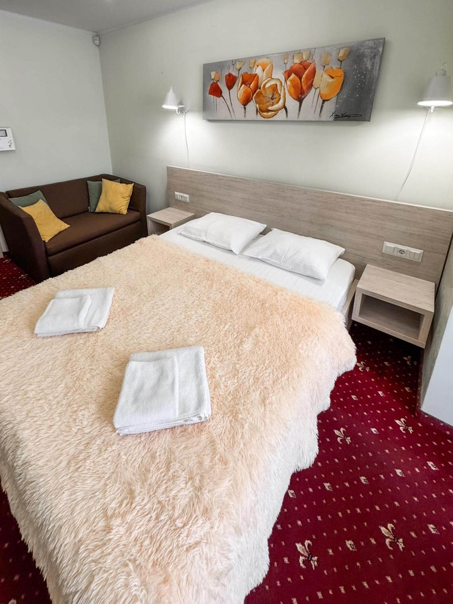 Apartments Deluxe Ivano-Frankivsk Ngoại thất bức ảnh