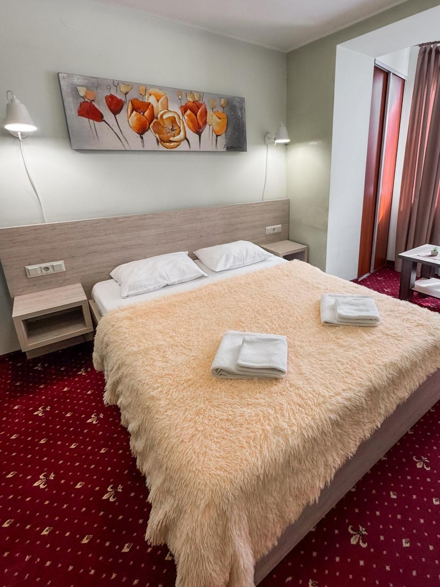 Apartments Deluxe Ivano-Frankivsk Ngoại thất bức ảnh