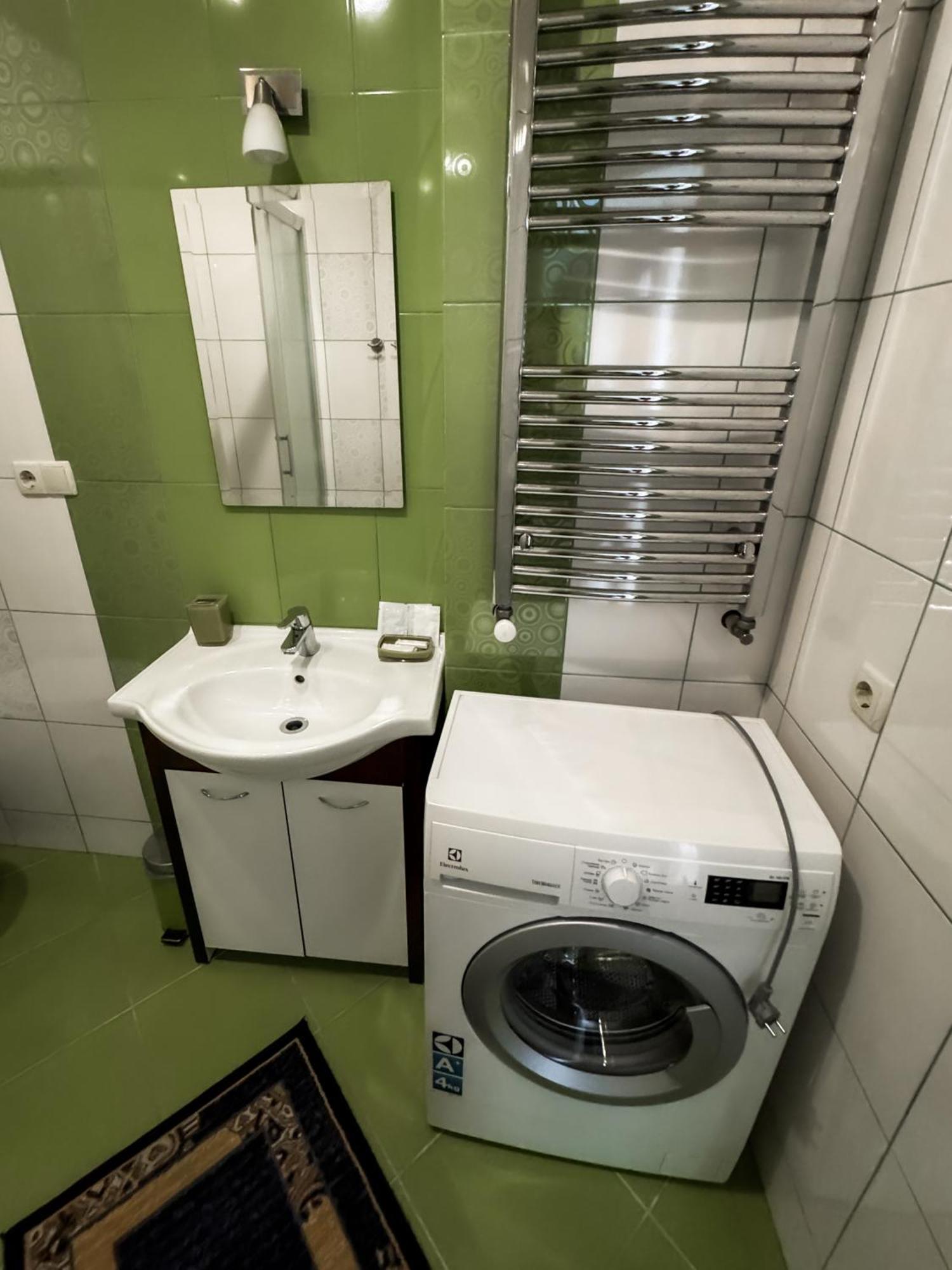 Apartments Deluxe Ivano-Frankivsk Ngoại thất bức ảnh