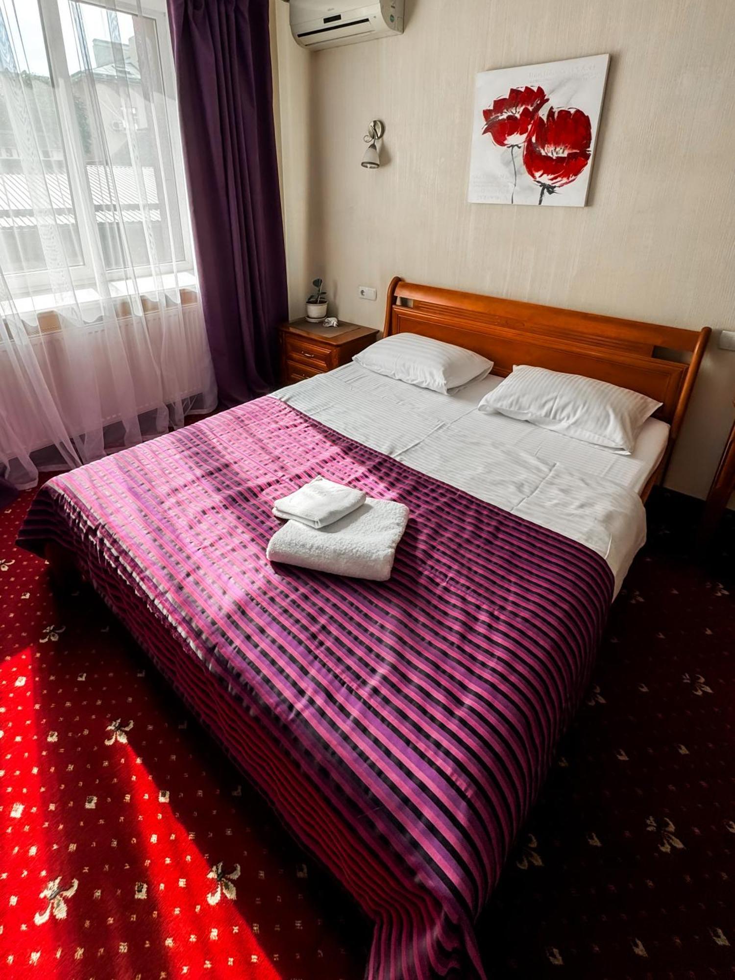Apartments Deluxe Ivano-Frankivsk Ngoại thất bức ảnh