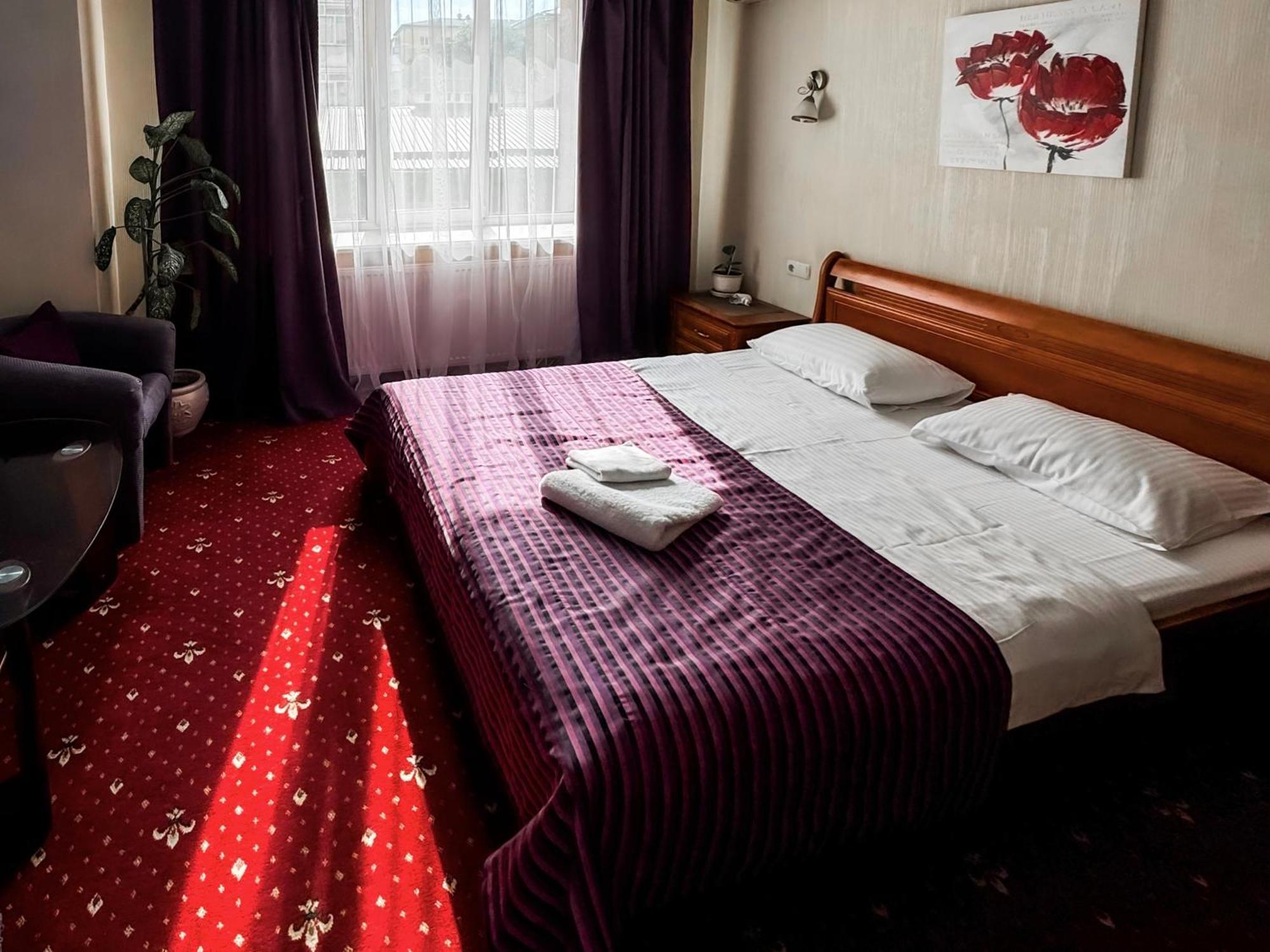 Apartments Deluxe Ivano-Frankivsk Ngoại thất bức ảnh